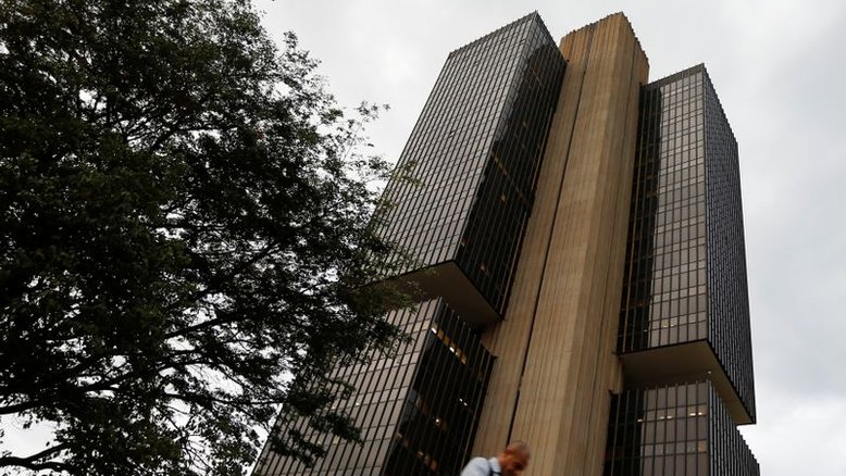 Na mira do FMI, fluxo de criptoativos salta no Brasil mas não acende alerta no BC, dizem fontes