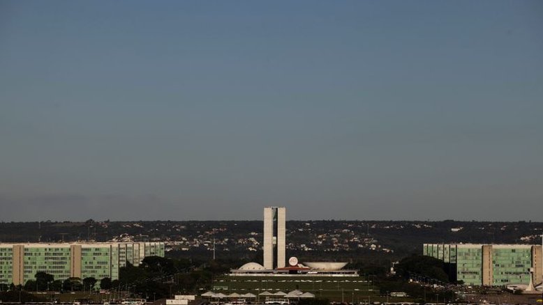 Indefinição sobre tamanho do furo ao teto motivou recuo no anúncio de Auxílio Brasil, dizem fontes