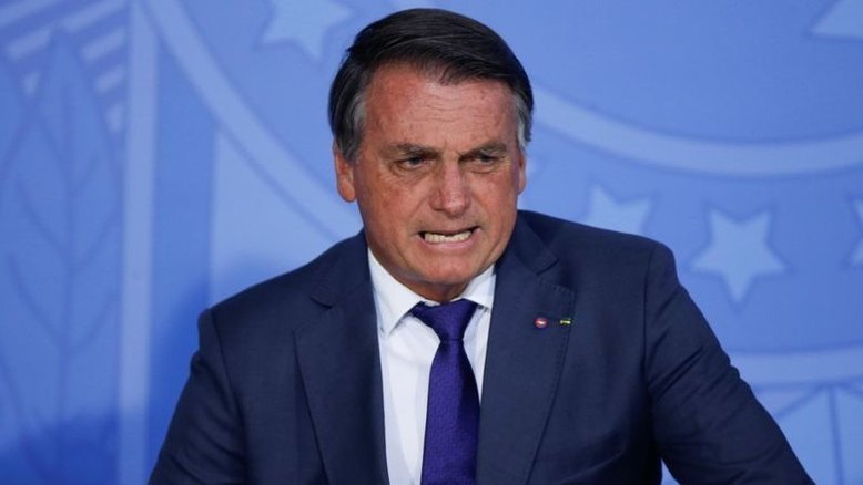 Bolsonaro diz que Guedes continua e que mercado ficou 'nervosinho' com gastos