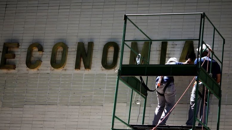 Comissão aprova proposta que muda teto de gastos para bancar Auxílio Brasil