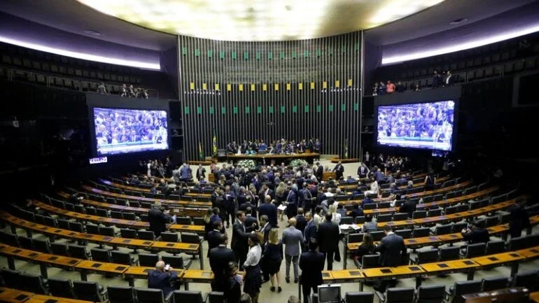 Governo quer votar PEC dos Precatórios nesta 4ª-feira, mas quórum não está garantido