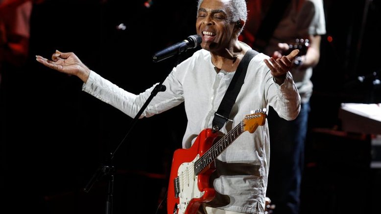Gilberto Gil completa 80 anos; relembre momentos de sua carreira
