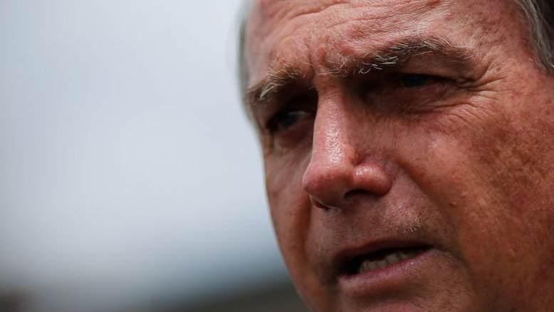 Bolsonaro defende aprovação de PEC dos Precatórios sem mudanças propostas por líder do governo