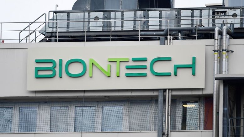 Presidente da BioNTech diz que vacina pode ser rapidamente adaptada para Ômicron