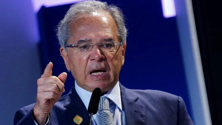 Setor público deve fechar ano com primeiro superávit primário desde 2013, diz Guedes