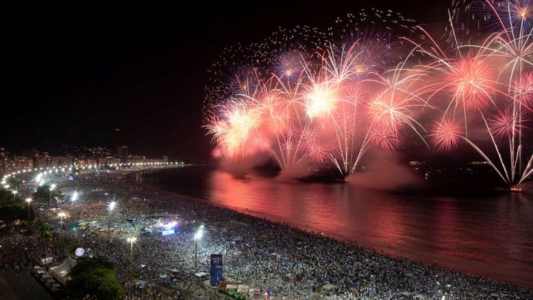 Rio confirma queima de fogos na praia de Copacabana no Réveillon