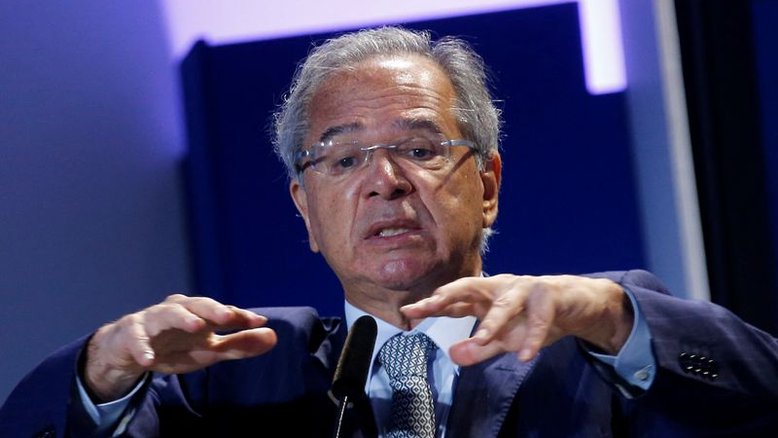 Guedes fala em "problemas", mas diz em entrevista acreditar na economia brasileira