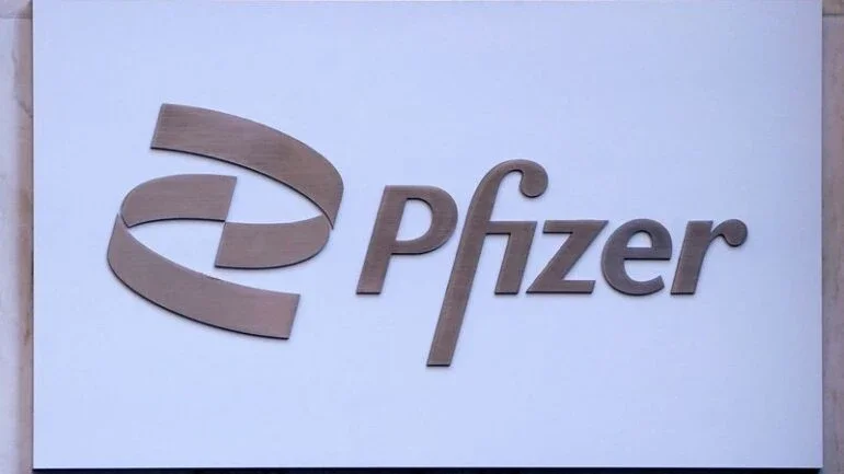 Pfizer diz que pandemia pode se estender até 2023 e estuda 3ª dose para crianças
