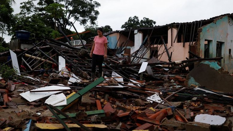 Enchentes e destruição transformam em pesadelo reunião de família para Natal na Bahia