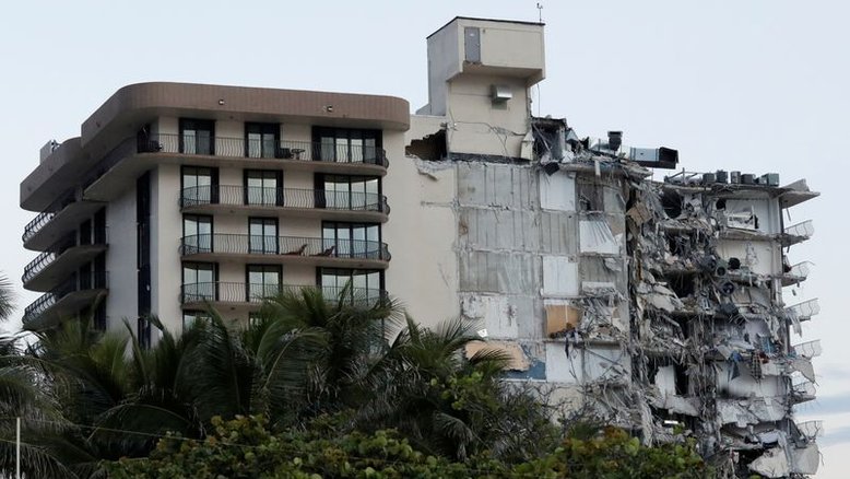 Autoridades da Flórida dizem que dezenas estão desaparecidos em desabamento de prédio à beira-mar