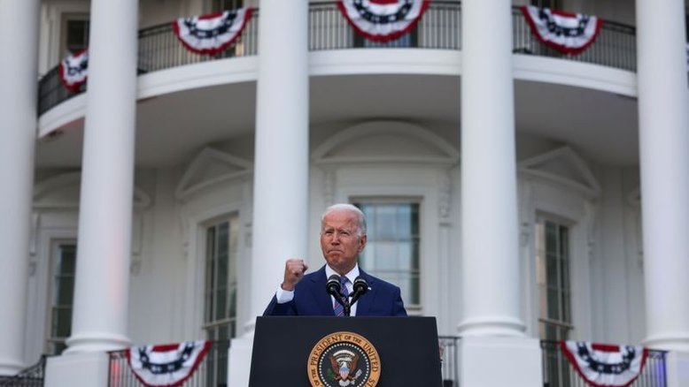 Biden apela a norte-americanos a ajudarem a acabar com pandemia no dia da Independência