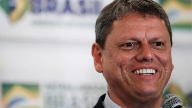 Tarcisio de Freitas é eleito governador de São Paulo com 55,34% dos votos válidos