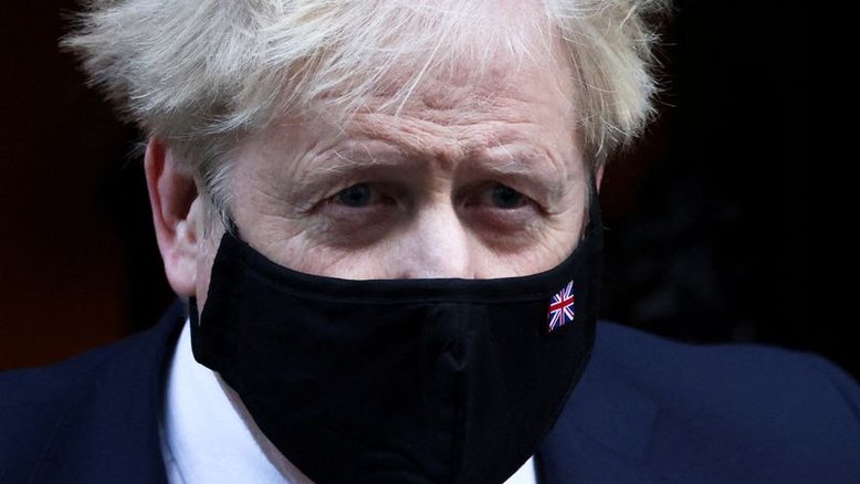 Premiê britânico Johnson enfrenta pressão e pode ter liderança contestada