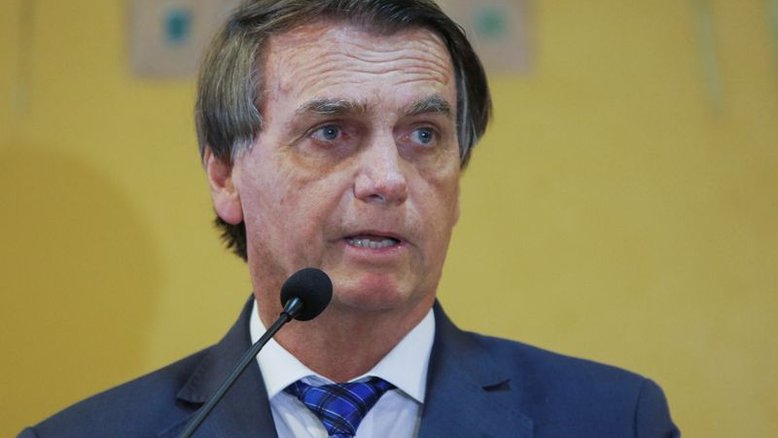 Bolsonaro diz que governo não poupará esforços para ajudar brasileiros na Ucrânia