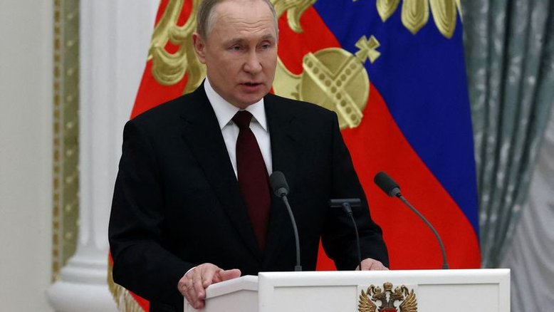 Putin ordena operações militares na Ucrânia e exige rendição das forças de Kiev