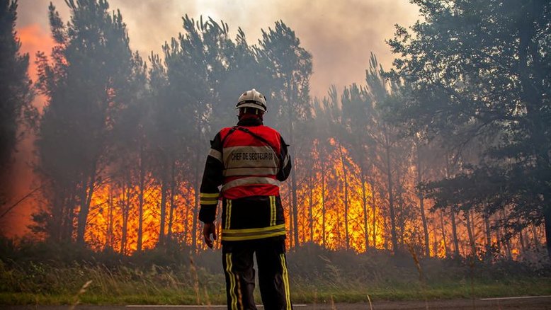“Mudanças climáticas afetam todo mundo”: com intenso calor, Europa luta contra incêndios