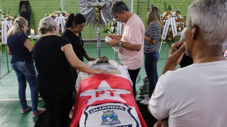 Justiça aceita denúncia de homicídio qualificado contra policial bolsonarista que matou guarda petista em Foz