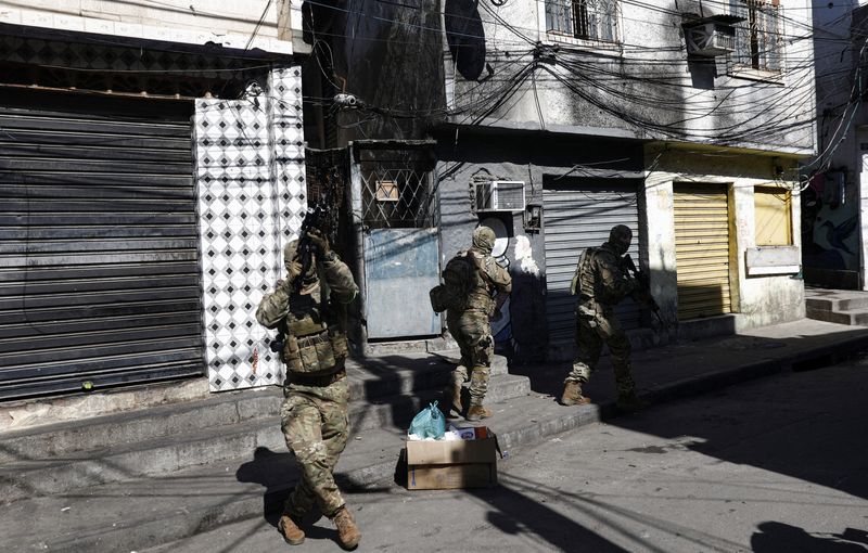 Operação policial em favelas do Rio de Janeiro termina com pelo menos 18 pessoas mortas