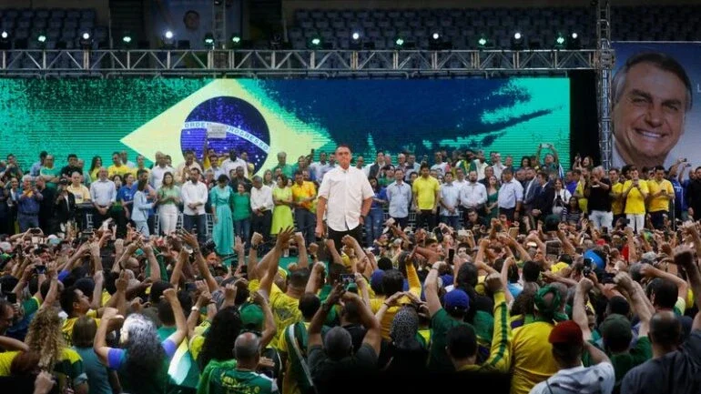 Bolsonaro convoca apoiadores às ruas contra STF no 7 de Setembro após oficializar candidatura