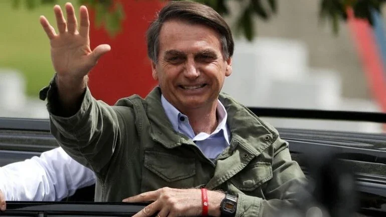 Em busca do eleitorado feminino, Bolsonaro diz que mulheres conseguiram "quase tudo" em seu governo