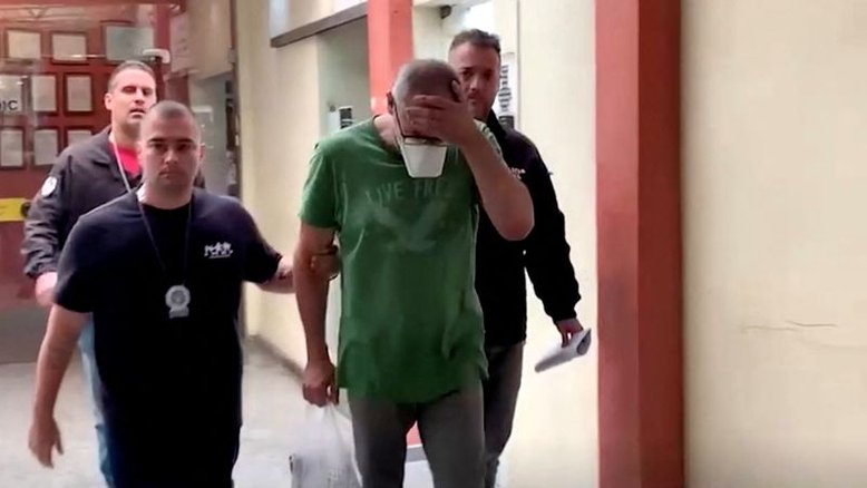 Cônsul alemão suspeito de matar o marido é levado a hospital após passar mal na prisão