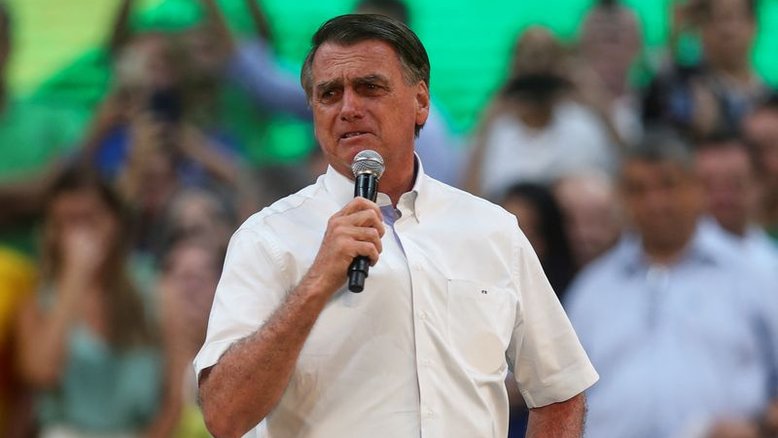 Bolsonaro registra candidatura à reeleição com programa que promete reforma e correção da tabela do IR