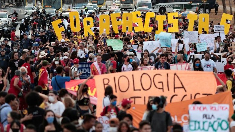 Carta em defesa da democracia passa de 1 milhão de assinaturas no dia da leitura