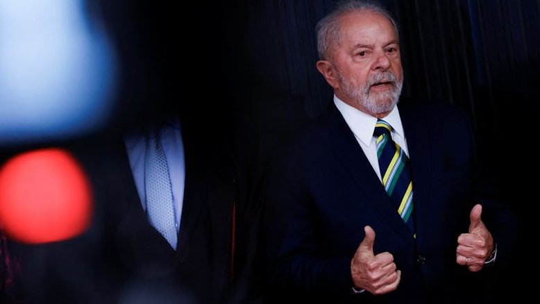 Lula estuda isentar renda de até R$5 mil em reajuste de tabela do IR