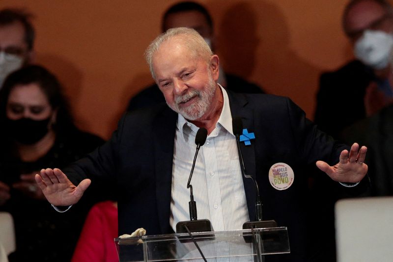 Lula fala em ministério da micro e pequena empresa e defende revisão de dívidas de microempresários