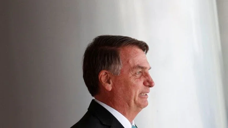 Com mentiras, Bolsonaro diz que aceitará resultados das urnas: 