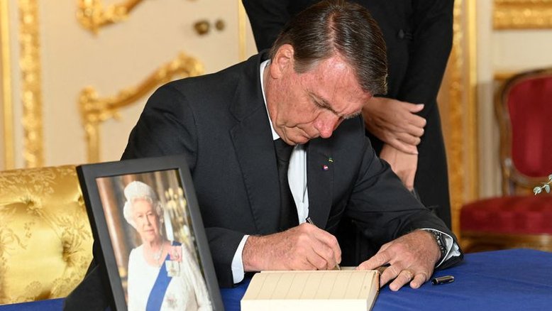 ANÁLISE-Sem encontros relevantes em NY e criticado em Londres, Bolsonaro colhe pouco no exterior