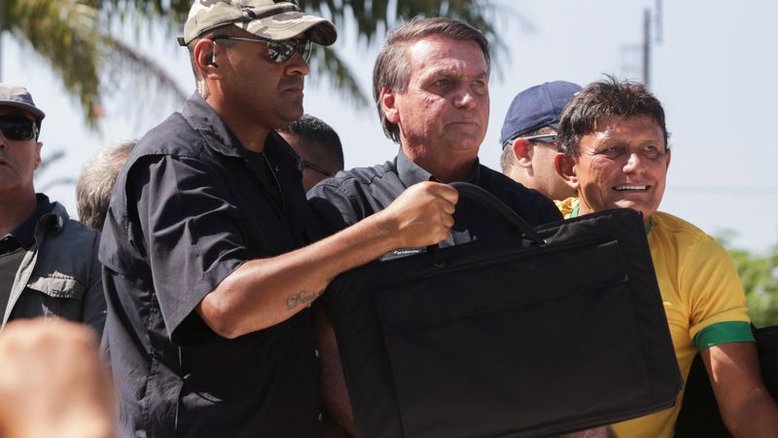 PANORAMA ELEITORAL-Genial/Quaest indica chance de Lula eleger-se domingo, Bolsonaro vai ao litoral de SP