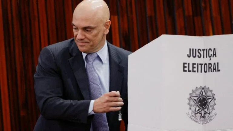 "É uma sala aberta e clara", diz Moraes sobre local de totalização de votos no TSE
