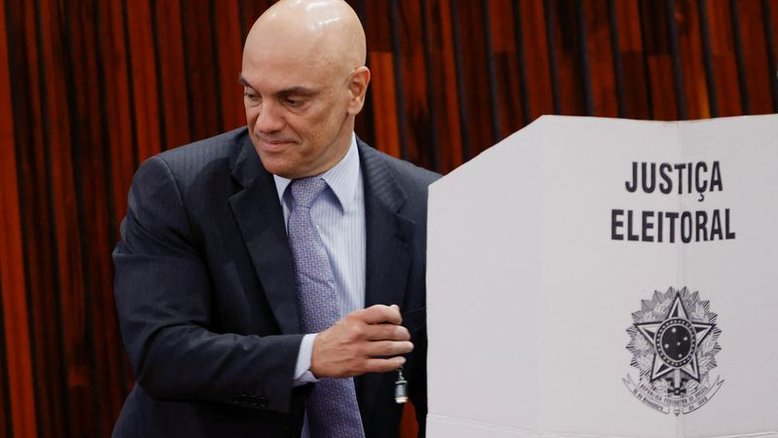 "É uma sala aberta e clara", diz Moraes sobre local de totalização de votos no TSE