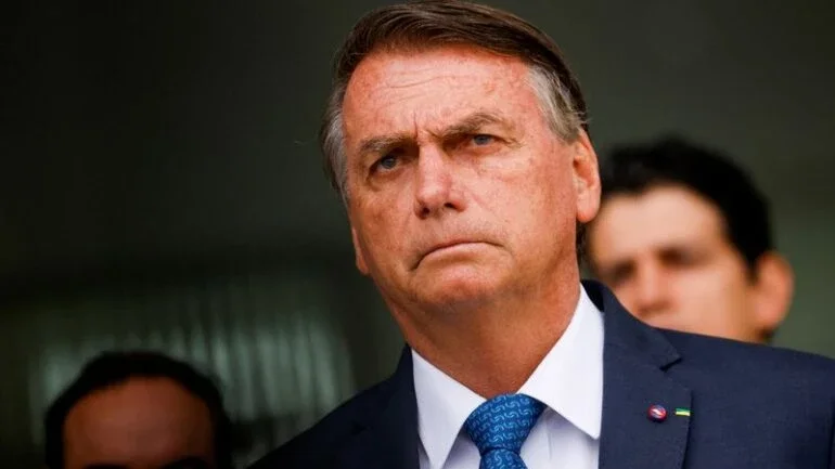 Derrota de Bolsonaro nas eleições gera demissões, luto e cancelamento de shows