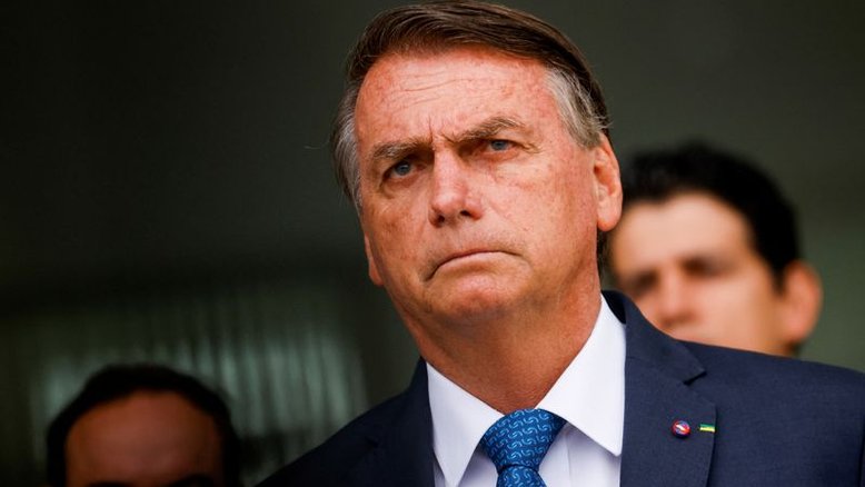 Derrota de Bolsonaro nas eleições gera demissões, luto e cancelamento de shows