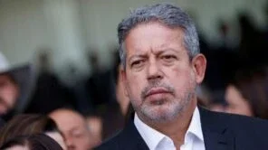 O reinado de Arthur II e a fome dos indiozinhos Yanomamis