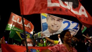 Apoiadores de Bolsonaro e Lula se manifestam em Brasília