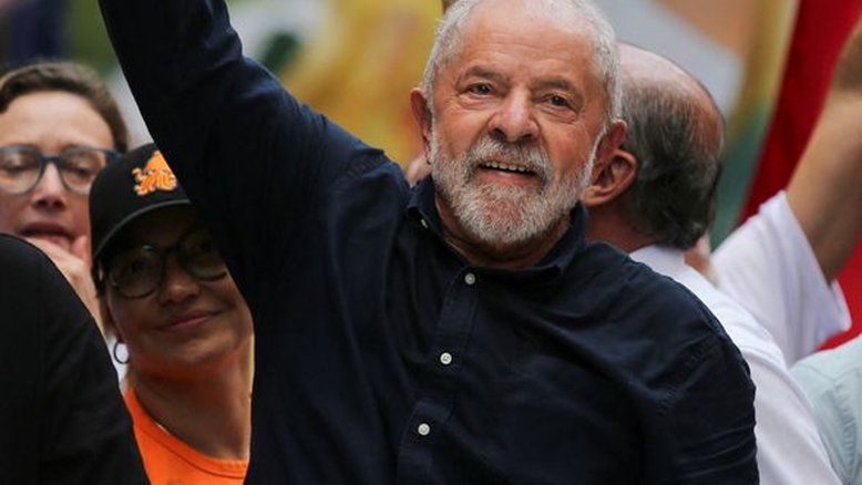 Ao lado de Tebet em Minas, Lula pede esforço para garantir que pessoas votem no 2º turno