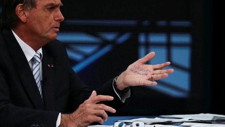 Bolsonaro diz que manterá todos os ministros e cogita criar mais três pastas se reeleito
