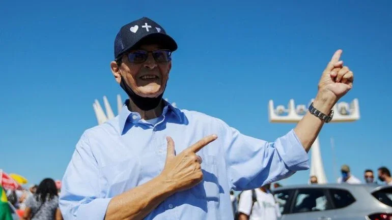 Roberto Jefferson, enfim, dá início à luta armada bolsonarista