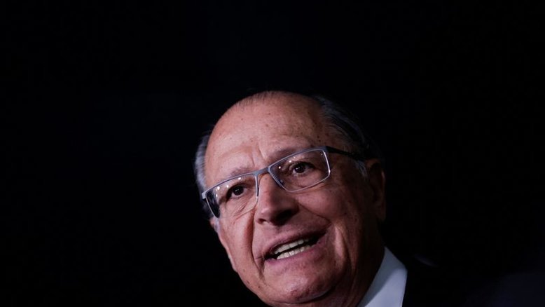 Alckmin anuncia grupo de economia com Lara Resende, Arida, Barbosa e Mello