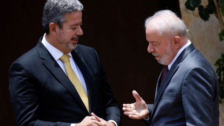 Lula aponta PEC para resolver Orçamento em reuniões com Lira e Pacheco; defende investimento no social