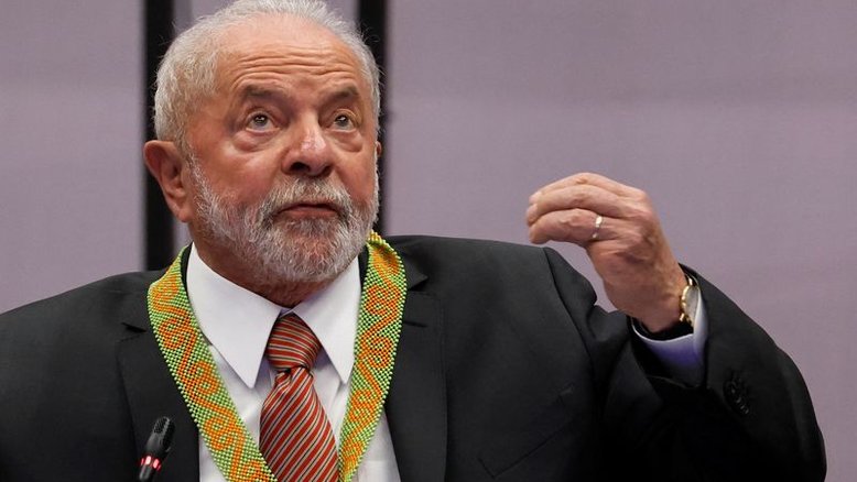 Na Europa, Lula evita falar em ministério e vai anunciar equipe em bloco