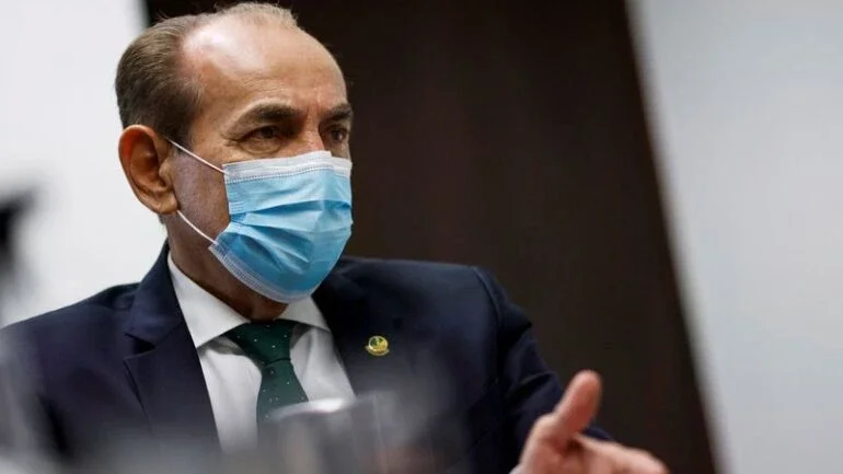 Castro protocola PEC com prazo de 4 anos e exceção ao teto em até R$198 bi em 2023
