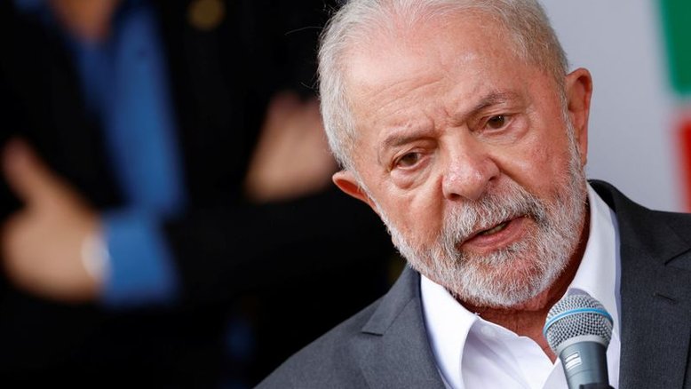 Lula diz entender que impeachment no Peru foi constitucional e deseja êxito à nova presidente