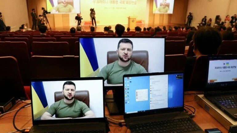 Zelenskiy diz que dezenas de milhares morreram em Mariupol e pede ajuda militar da Coreia do Sul