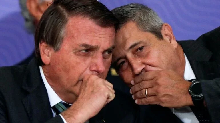 Bolsonaro diz que Braga Netto tem 90% de chance de ser seu vice