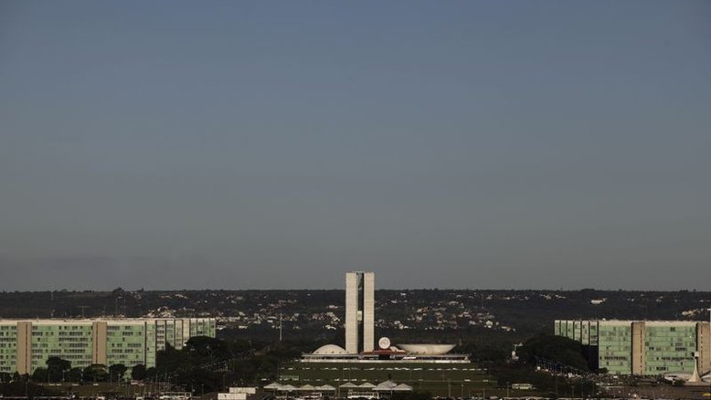 Governo decide conceder reajuste salarial linear de 5% a todos os servidores