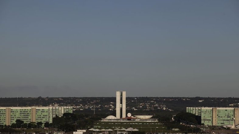 Governo decide conceder reajuste salarial linear de 5% a todos os servidores